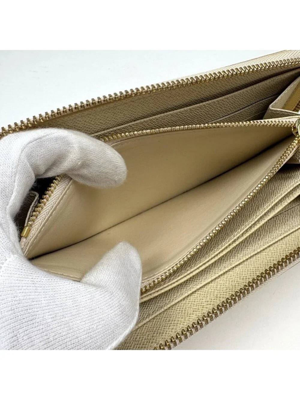 Louis Vuitton Zippy Wallet Round Zip Damier Azur White